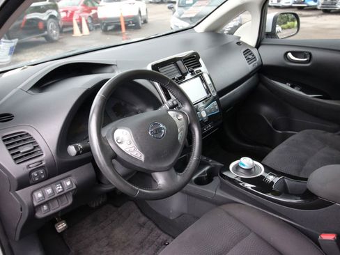 Used 2016 Nissan Leaf SV image 10