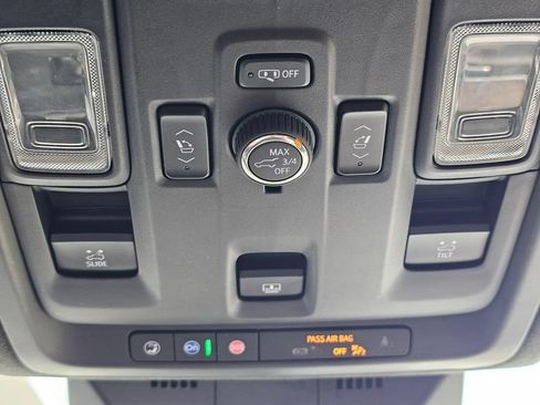 Used 2021 Cadillac Escalade Sport Platinum w/ LPO, ONYX Package AWD/4WD image 36