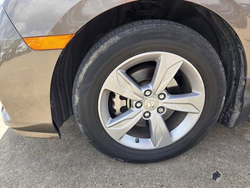 Used 2018 Honda Odyssey EX image 10