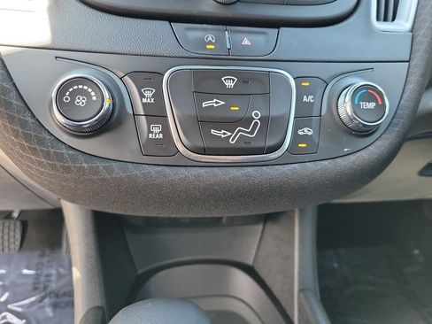 Used 2022 Chevrolet Malibu LS FWD image 28