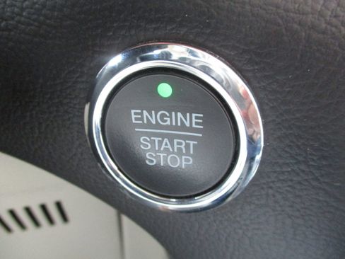 Used 2017 Ford Edge Titanium w/ Cold Weather Package FWD image 19