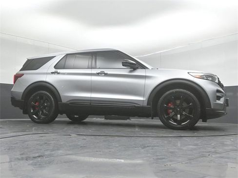 Certified 2021 Ford Explorer ST w/ ST Street Pack image 35