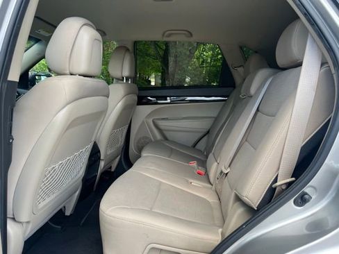 Used 2015 Kia Sorento LX FWD image 16