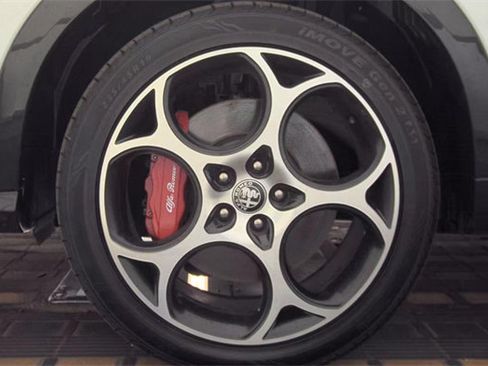 Used 2024 Alfa Romeo Tonale Veloce w/ Active Assist Package AWD/4WD image 9