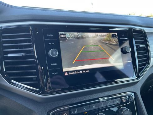 Used 2022 Volkswagen Atlas Cross Sport SE image 14