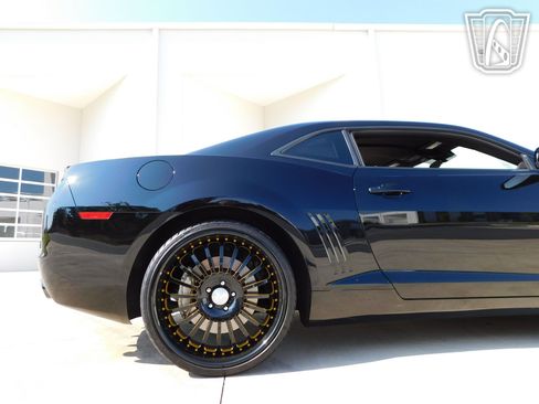 Used 2013 Chevrolet Camaro SS w/ RS Package RWD image 27