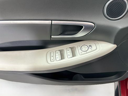 Used 2025 Hyundai Sonata SEL FWD image 15
