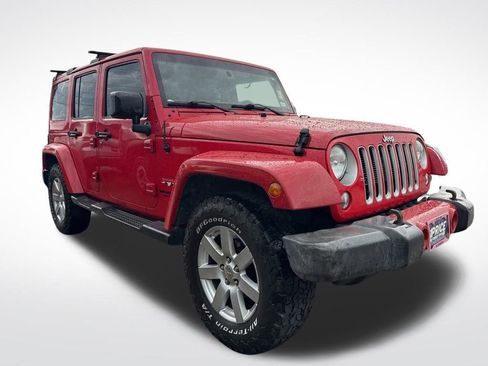 Used 2016 Jeep Wrangler Unlimited Sahara w/ Connectivity Group AWD/4WD image 3