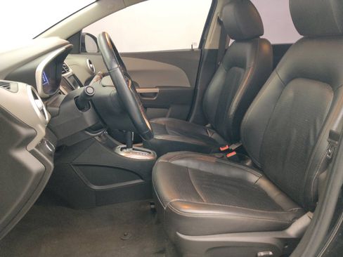 Used 2019 Chevrolet Sonic Premier FWD image 17