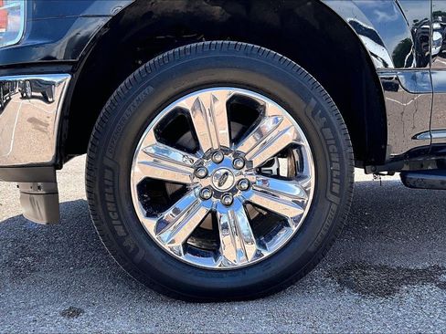 Used 2019 Ford F150 XLT w/ Equipment Group 302A Luxury AWD/4WD image 2