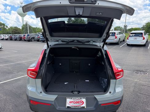 Used 2024 Volvo XC40 B5 Plus w/ Climate Package AWD/4WD image 11