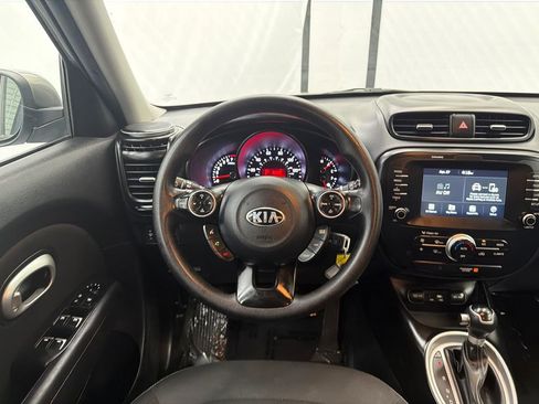 Used 2018 Kia Soul + FWD image 22