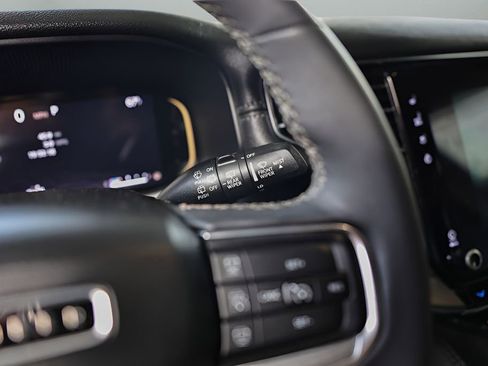 Used 2023 Jeep Wagoneer Series II image 47