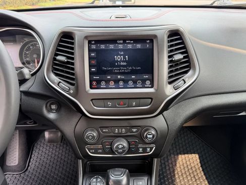Used 2021 Jeep Cherokee Trailhawk w/ Trailer Tow Group AWD/4WD image 21