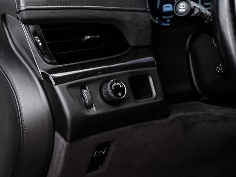 Used 2020 Cadillac Escalade ESV Platinum image 28