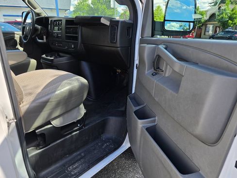 Used 2023 Chevrolet Express 3500 LS RWD image 13