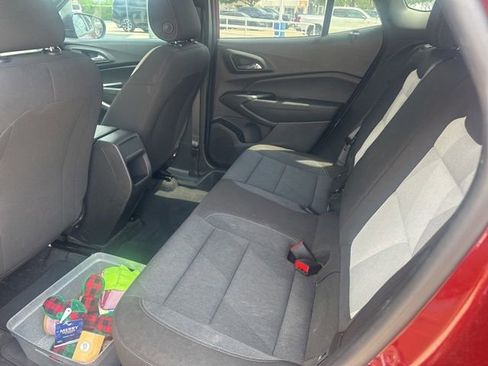 Used 2024 Chevrolet Trax RS image 12