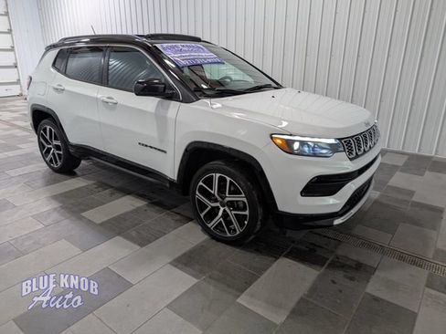 Used 2025 Jeep Compass Limited w/ Elite Group AWD/4WD image 5