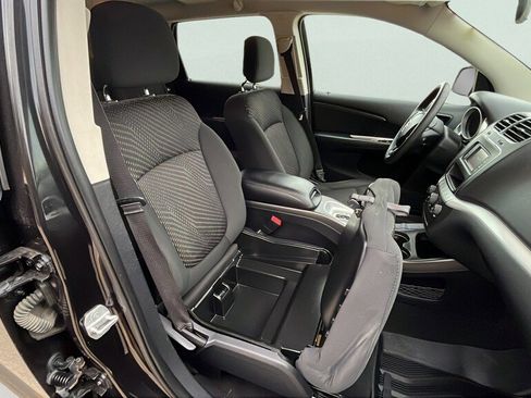 Used 2012 Dodge Journey SXT w/ Flexible Seating Group image 21