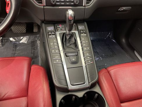 Used 2018 Porsche Macan S image 13