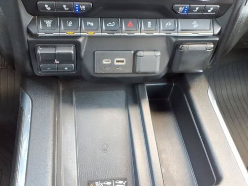 Used 2020 GMC Sierra 3500 AT4 w/ AT4 Premium Package AWD/4WD image 25