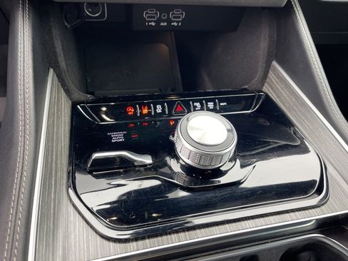 Used 2024 Jeep Wagoneer Series II image 15