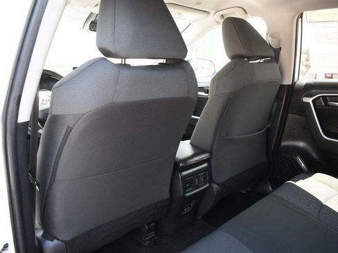 Used 2024 Toyota RAV4 XLE AWD/4WD image 21