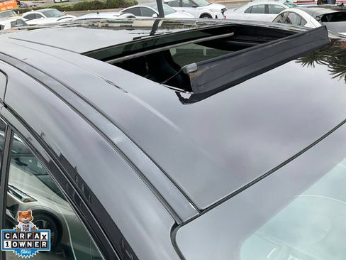 Used 2023 Chrysler Pacifica Limited w/ Uconnect Theater Family Group FWD image 82