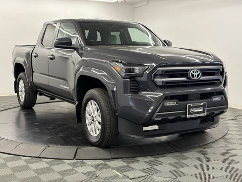 Used 2026 Toyota Tacoma SR5 AWD/4WD image 8