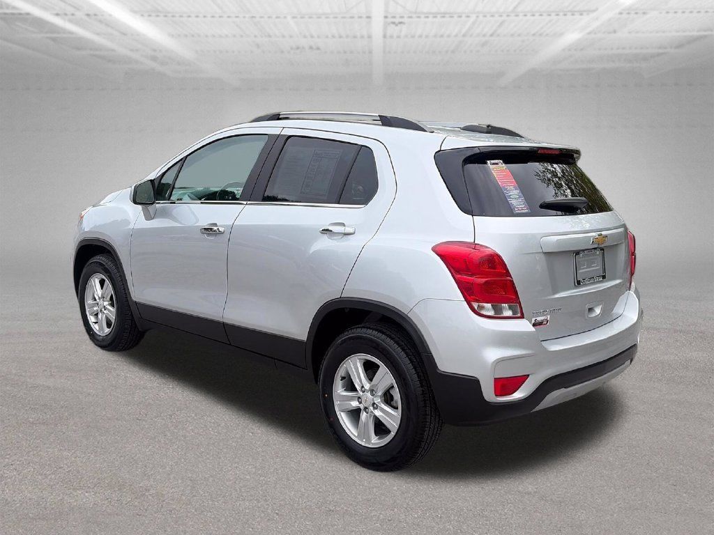 Used 2020 Chevrolet Trax LT w/ LT Convenience Package AWD/4WD image 4