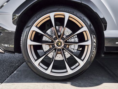 Used 2024 Lamborghini Urus S AWD/4WD image 21