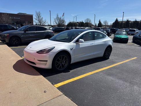 Used 2019 Tesla Model 3 Long Range image 1