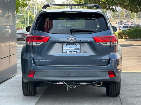Used 2017 Toyota Highlander XLE FWD image 4
