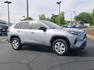 Used 2025 Toyota RAV4 LE FWD video 1