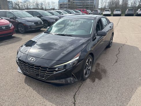 Used 2021 Hyundai Elantra Limited image 11