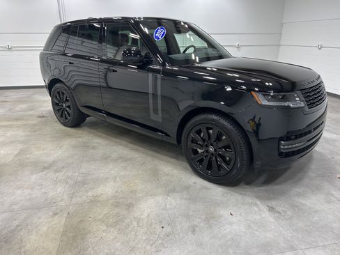 Used 2025 Land Rover Range Rover SE image 1