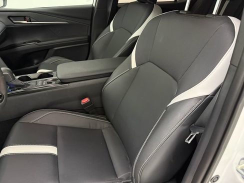 Used 2026 Toyota Camry SE w/ Convenience Package FWD image 27