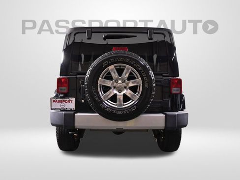 Used 2015 Jeep Wrangler Unlimited Sahara w/ Dual Top Group AWD/4WD image 11
