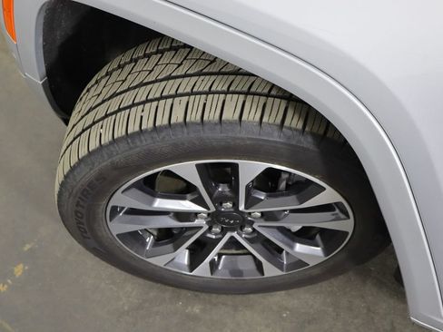 Used 2023 Jeep Grand Cherokee L Overland AWD/4WD image 55