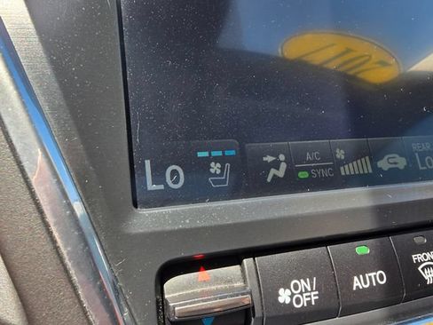 Used 2017 Acura MDX SH-AWD image 24