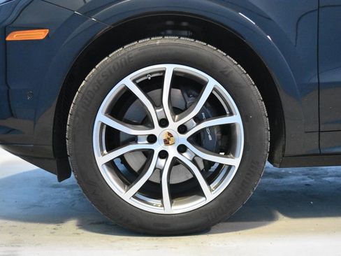 Certified 2025 Porsche Cayenne image 29