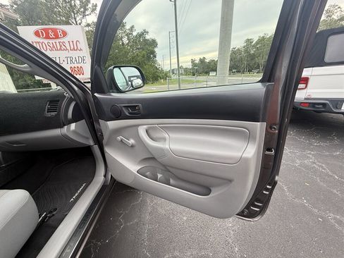 Used 2013 Toyota Tacoma 2WD Regular Cab image 19
