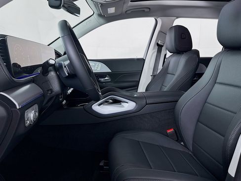 New 2026 Mercedes-Benz GLS 450 4MATIC image 17