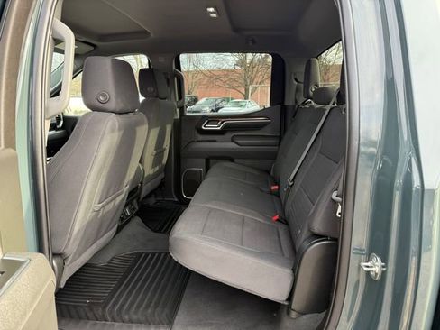 Used 2025 Chevrolet Silverado 1500 LT image 4