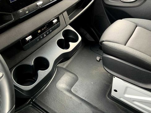 Used 2025 Mercedes-Benz Sprinter 2500 image 7