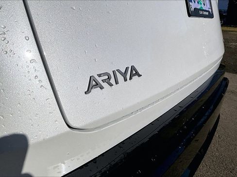 Used 2023 Nissan Ariya FWD image 34