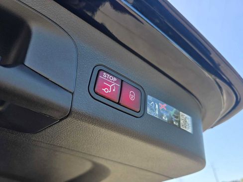 Used 2026 Mercedes-Benz GLS 450 4MATIC image 16
