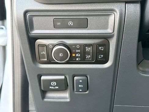 Used 2025 Ford F150 Lariat w/ Equipment Group 502A High image 19