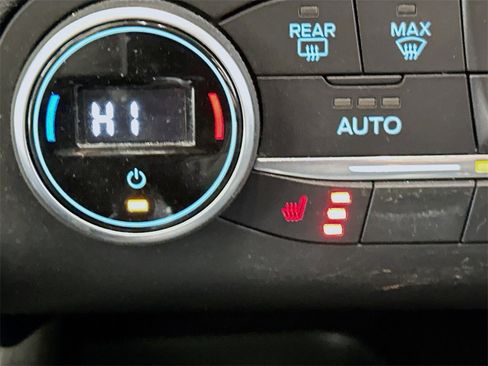 Used 2020 Ford Escape Titanium image 20