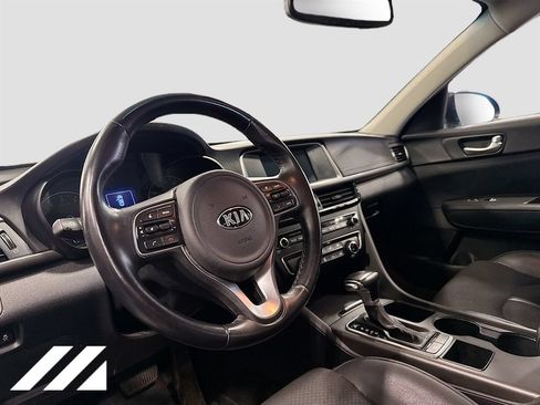 Used 2018 Kia Optima S FWD image 8